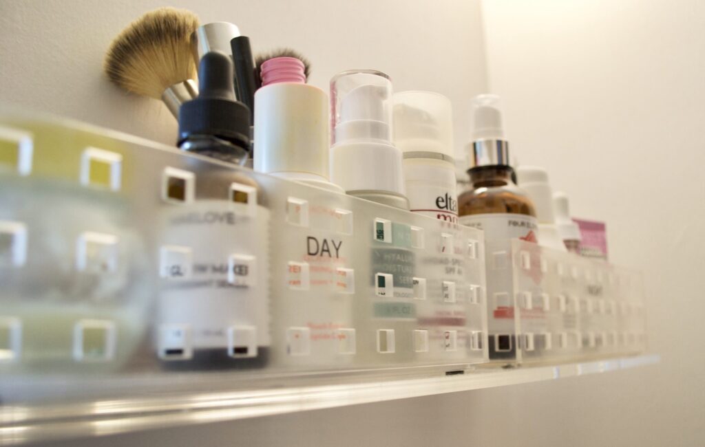 Organized bathroom shelf